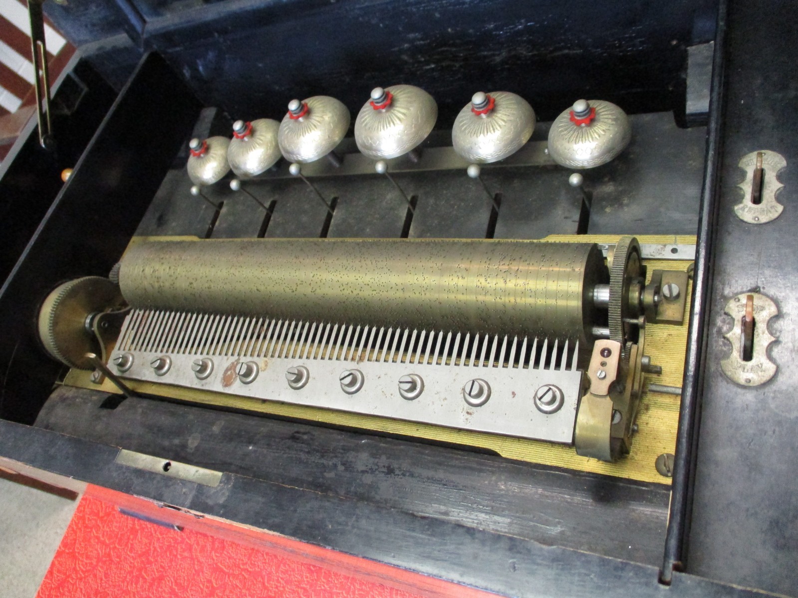 ANTIQUE  CYLINDER MUSIC BOX  12 TUNE 6 BELL  PLAYS *CIRCA 1895-1910*  25 inch