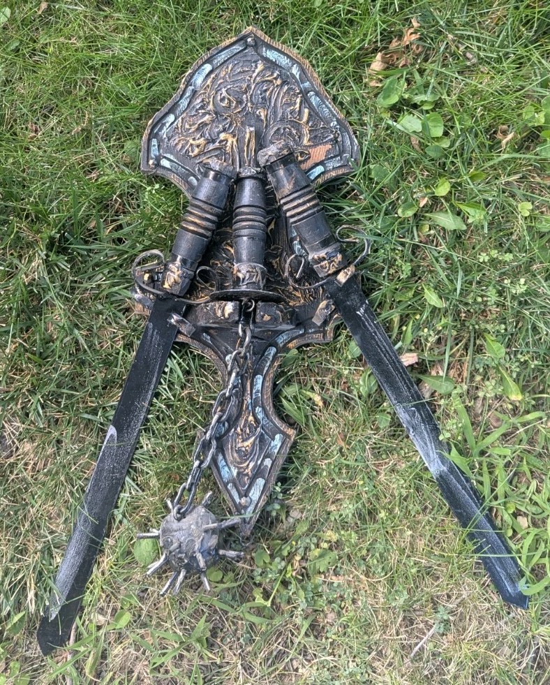 Vtg Medieval Sword & Mace Wall Decor Plaque Removable Miniature Weapons