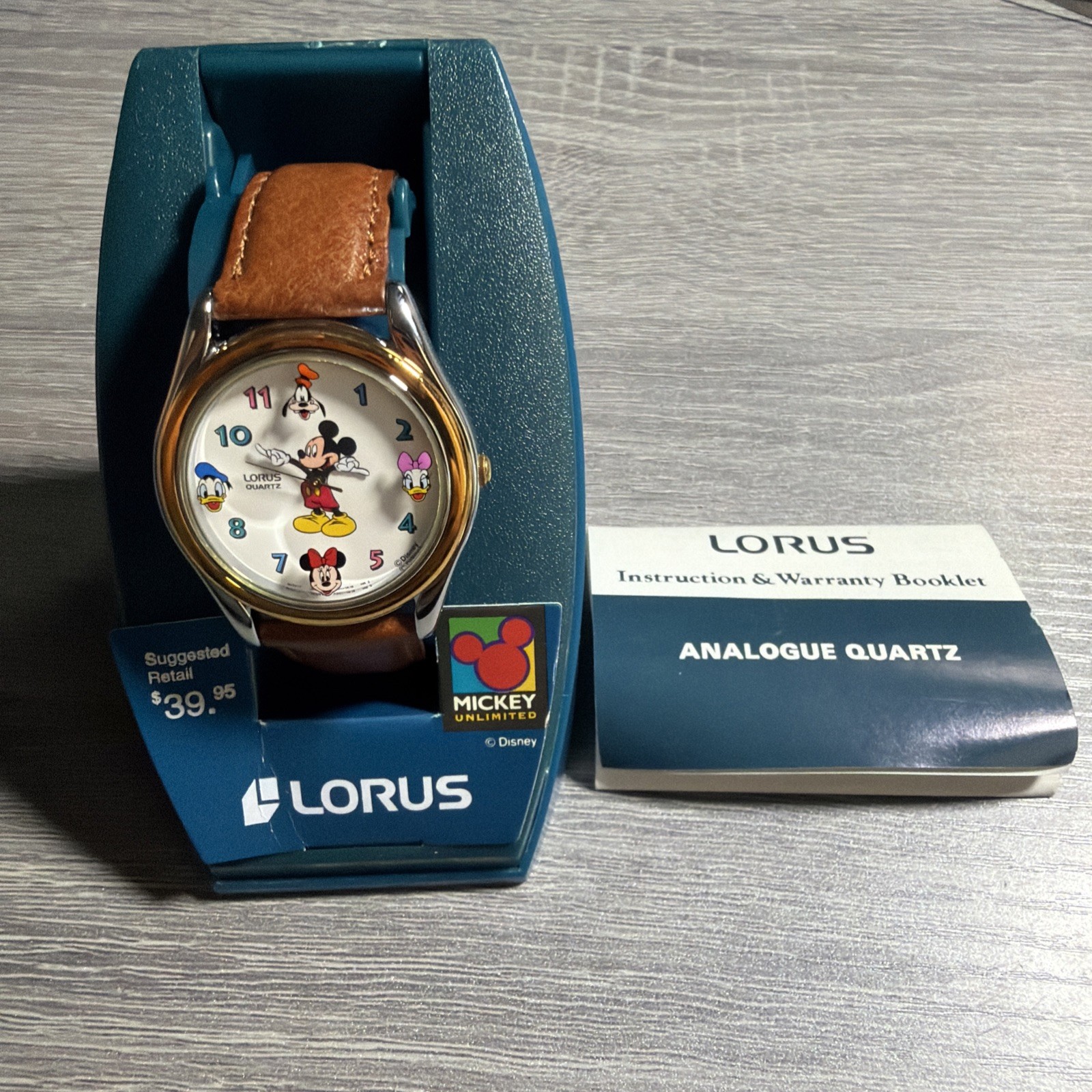 Vintage Lorus Walt Disney MickeyMouse Quartz Unisex Watch V501 6L20