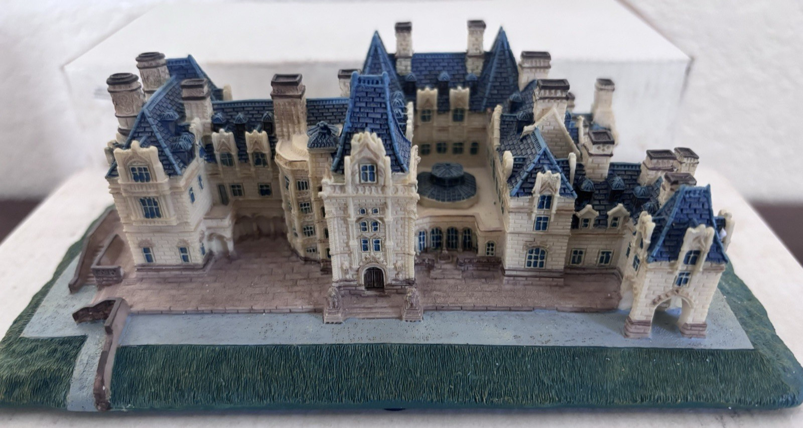 Biltmore Biltmore House Resin Miniature Replica, Boxed 1998 Vintage