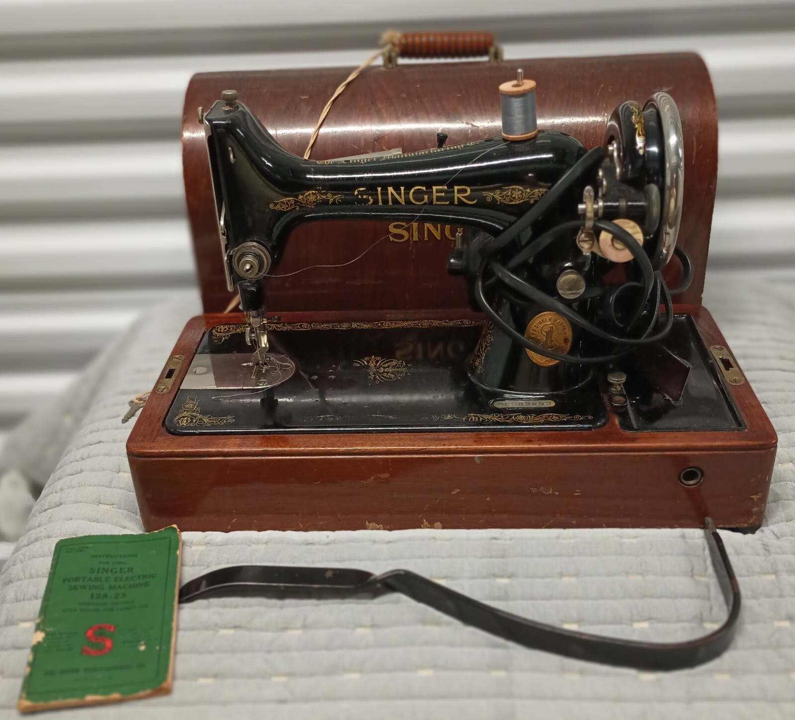 Vintage 1930 Singer Sewing Machine Bentwood Knee Activated Bar Key PICK UP ONLY