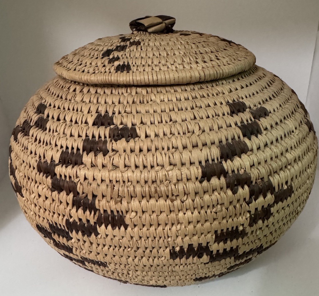 Vintage AFRICAN ZULU BASKET, UKHAMBA ZIG-ZAG DESIGN,HANDWOVEN- SOUTH AFRICAN ART