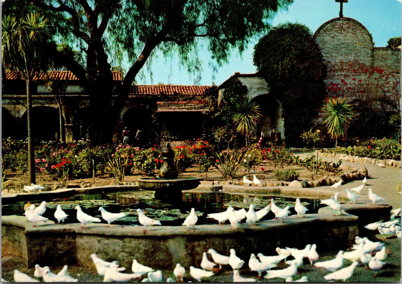 Mission San Juan Capistrano CA Courtyard Fountain Vintage Postcard 5P21-22