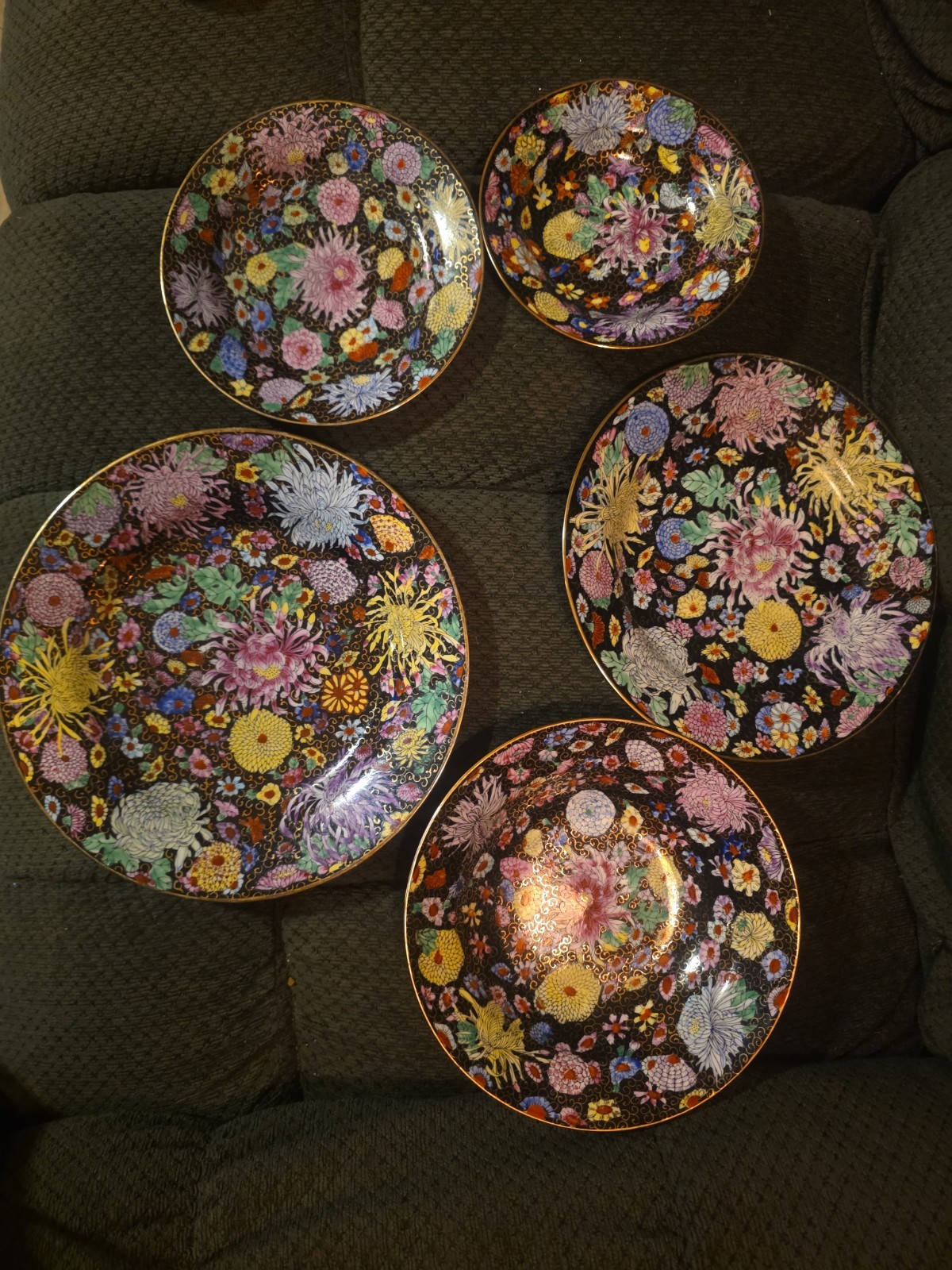 RARE GUANGCAI CANTON DING FAMILLE NOIRE 4 Pc Place Setting FLORAL PLATES TABLE 