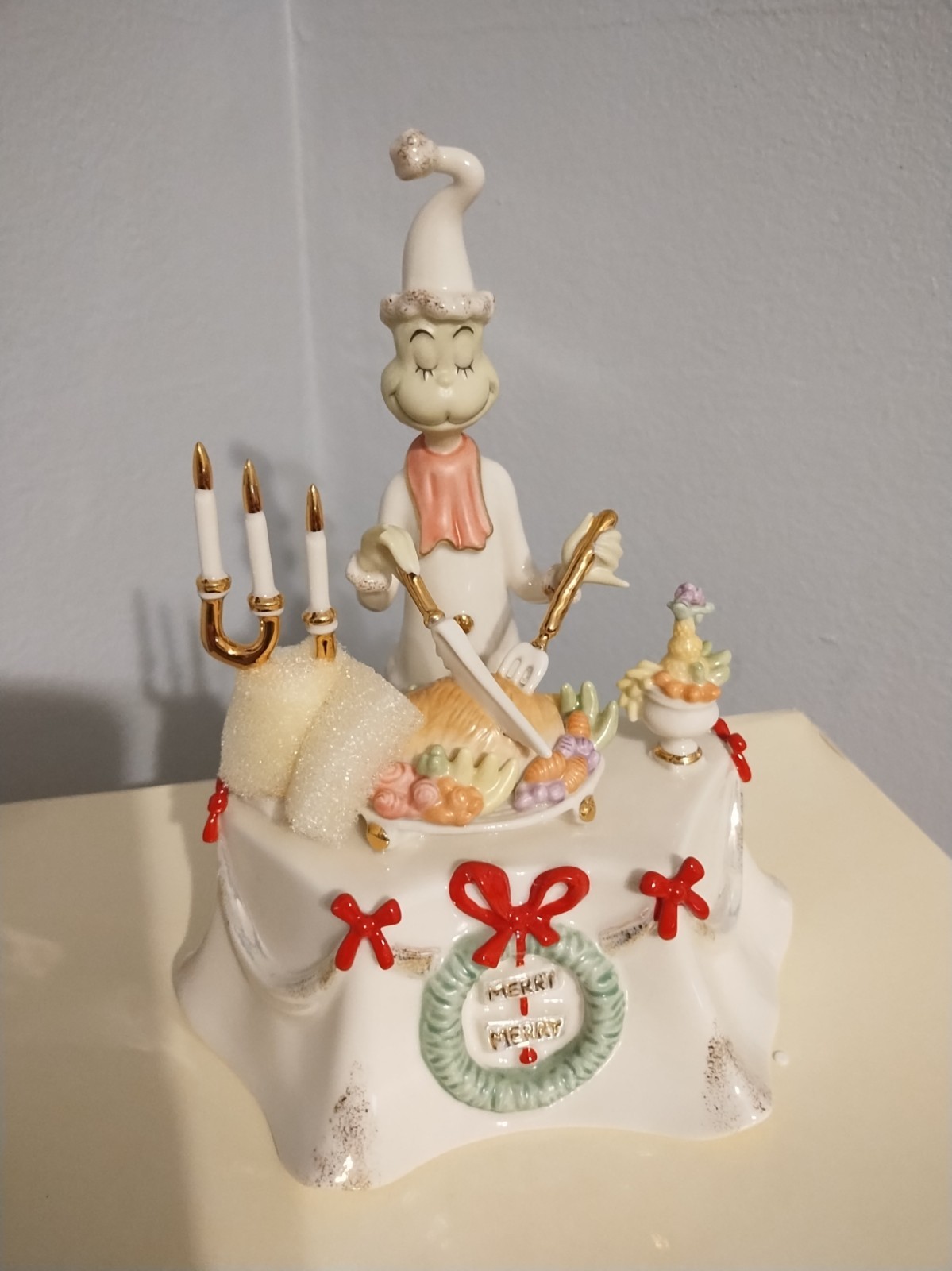 Lenox Classics Dr. Seuss Grinch carving the Roast Beast Musical Porcelain-box