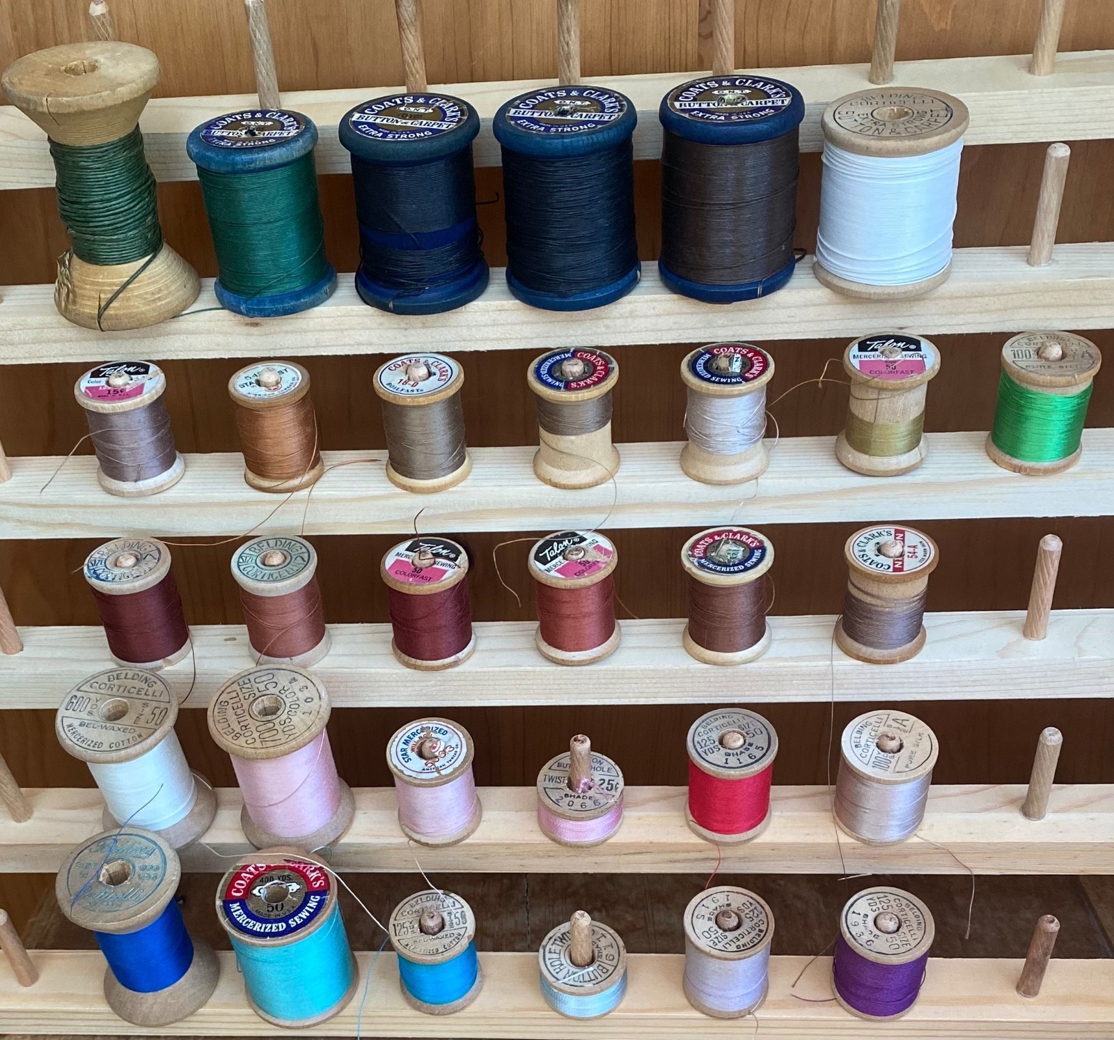 31 VINTAGE WOODEN THREAD SPOOLS, BELDING CORTICELLI, COATS & CLARK’S, TALON etc.
