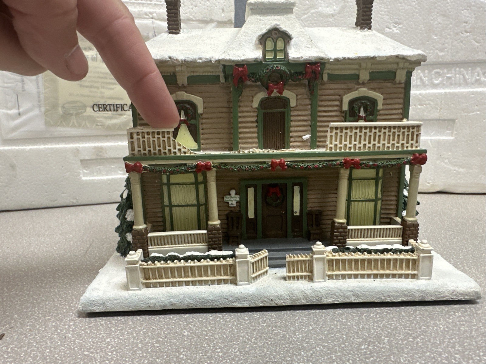 Hawthorne Village 2006 It’s A Wonderful Life Boarding House Bedford Falls Broken