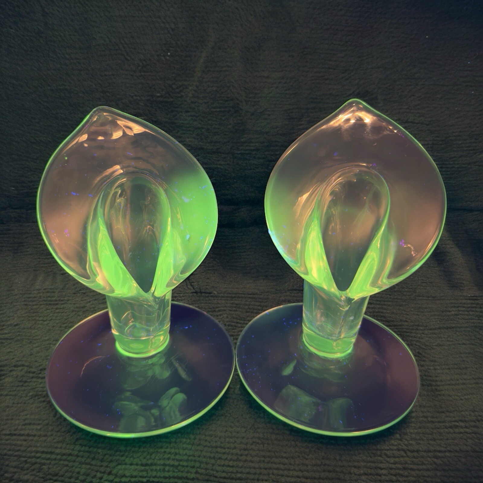 Cambridge Glass CALLA LILLY Manganese 365nm Green UV Vase Candle Holders Set 2