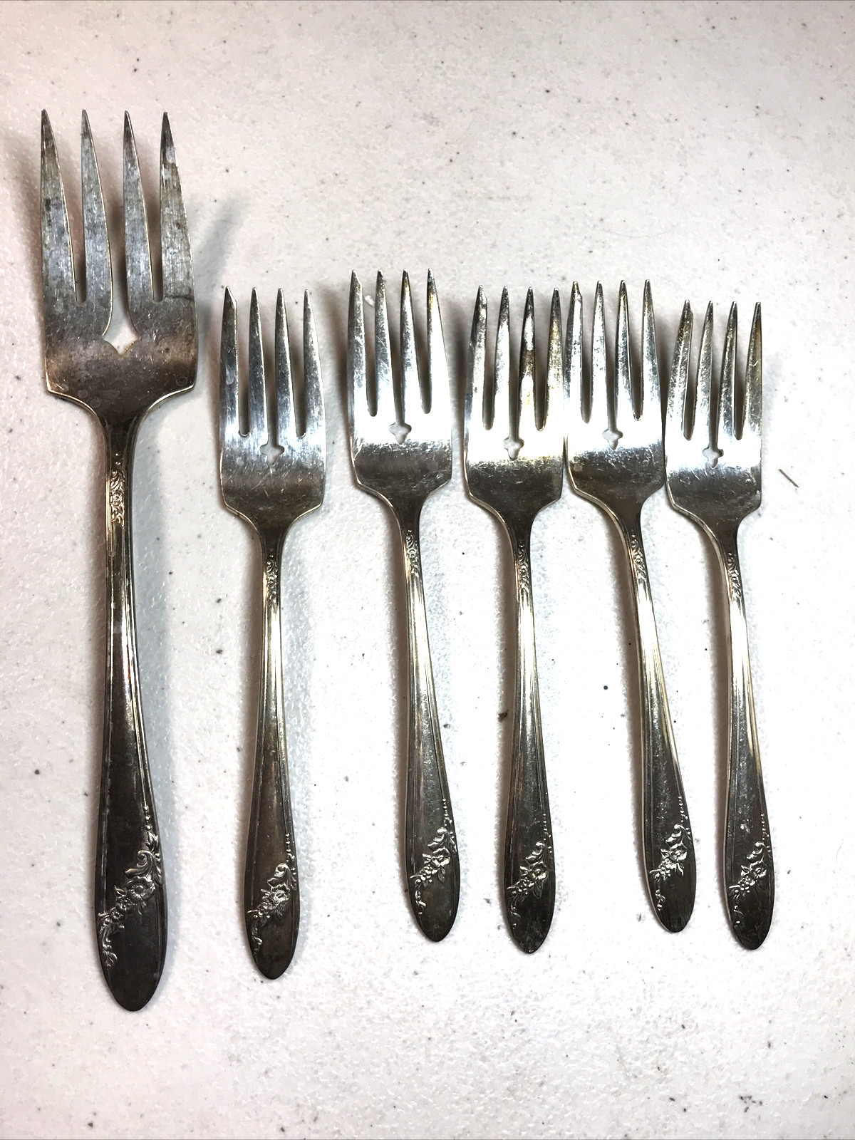 Vintage Oneida Community Tudor Plate Dessert Forks 6 Pieces