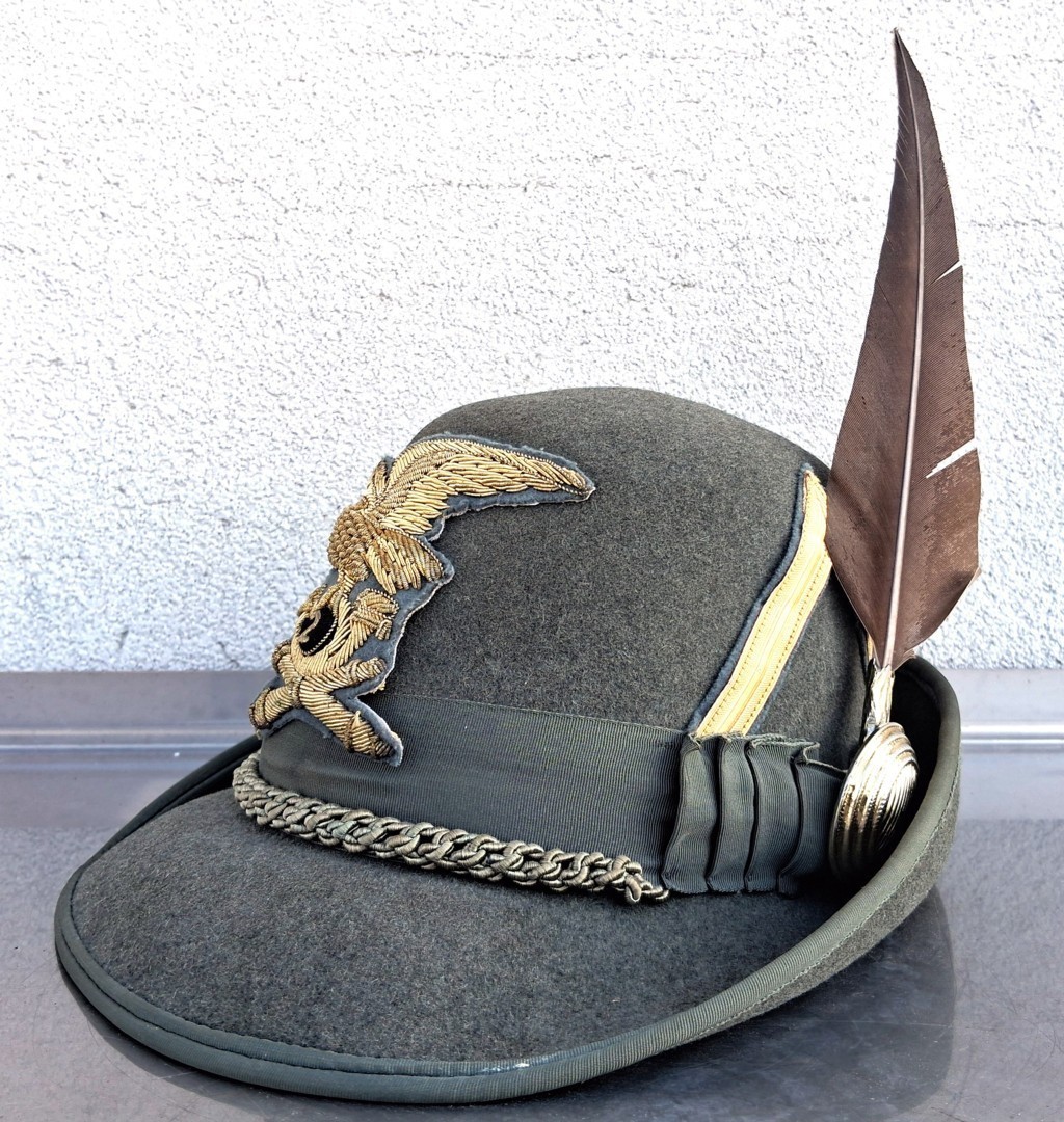 Italian Army Alpini (Mountain Troops) 2nd Rgt Officer hat original complete