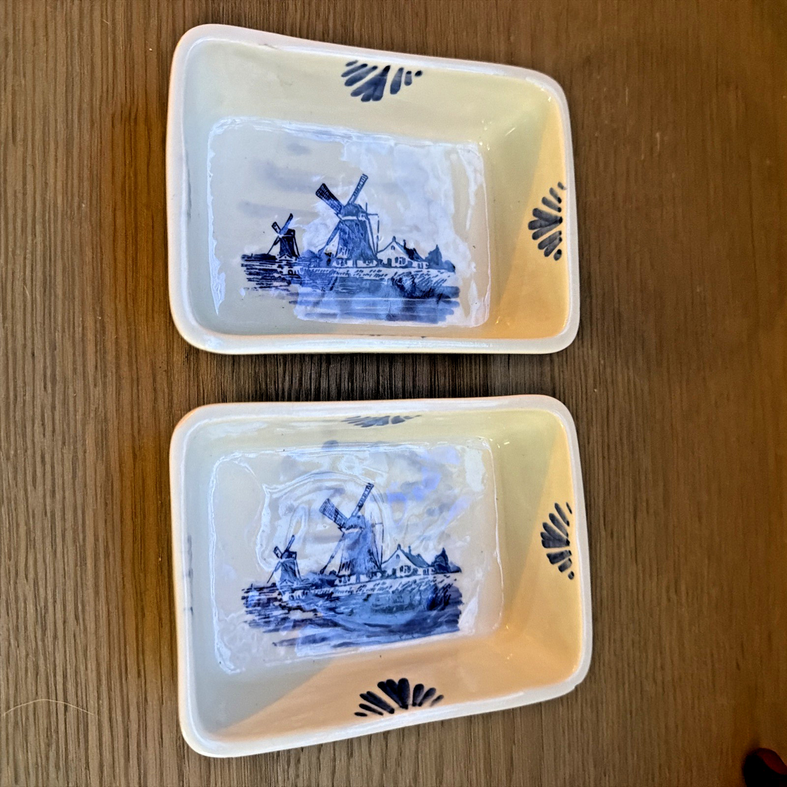 Pair of Vintage Delft Blue Holland Trinket Boxes 4.5\
