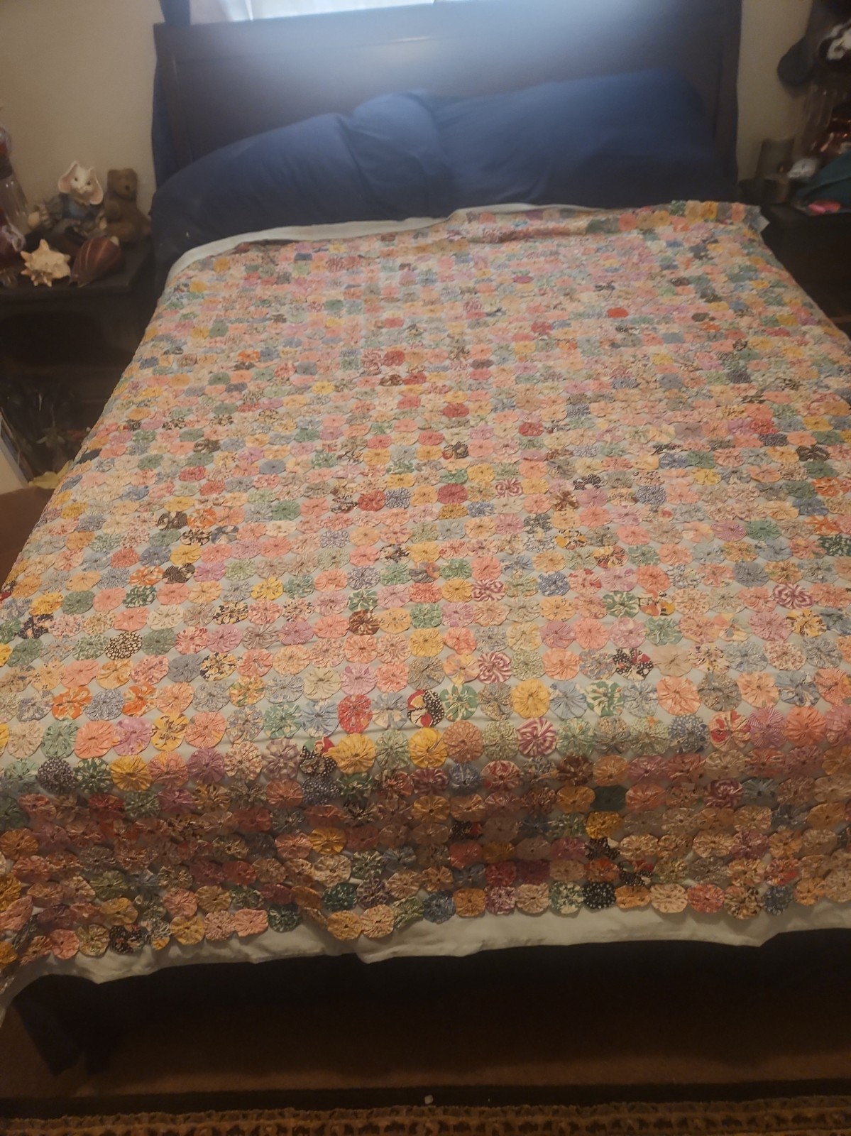 Antique Yo-Yo Quilt – 82″ x 96″