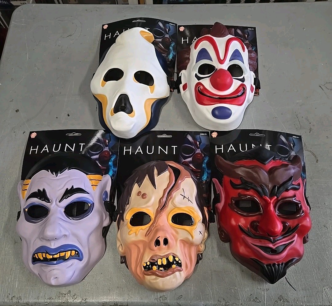 HAUNT (2019) MOVIE MASK SET Trick Or Treat Studios