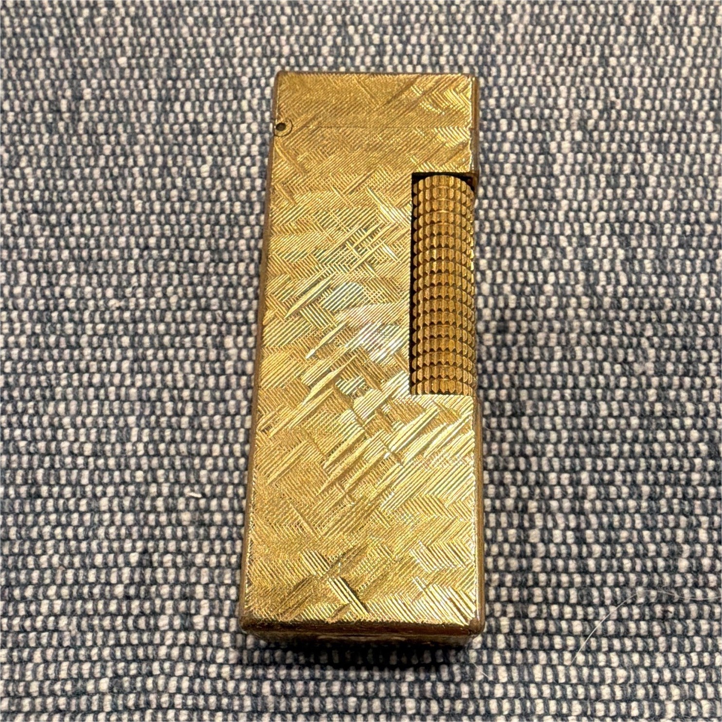 Dunhill Rollagas Gold Plated Rare Crosshatch Pattern Vintage Lighter