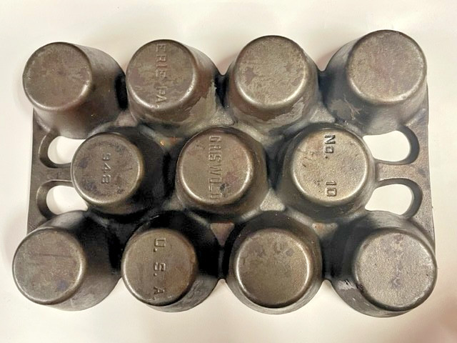 Vintage Griswold No. 10 Cast Iron Muffin Popover Pan 948 U.S.N. Erie PA 