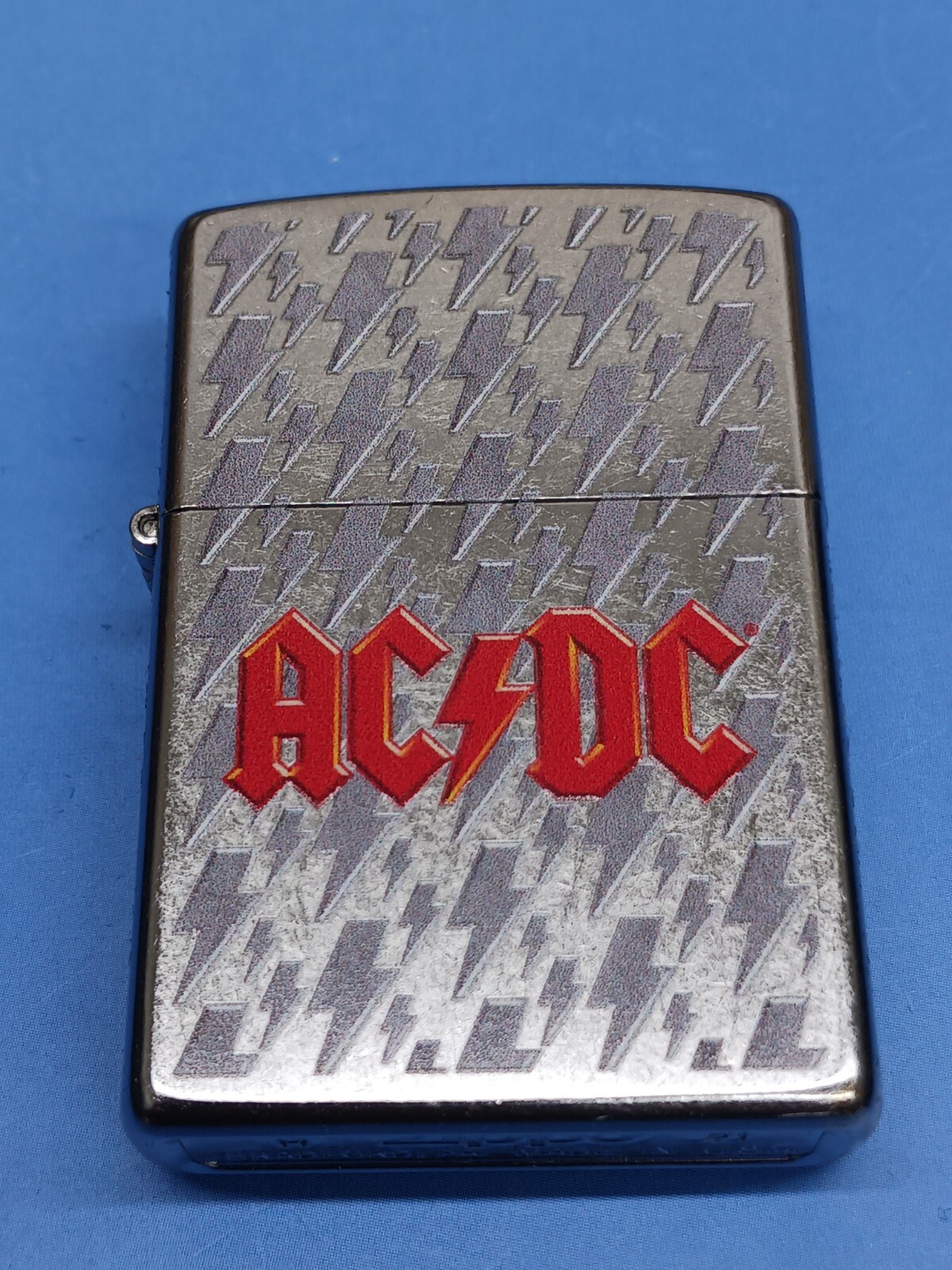 Zippo 49236 AC/DC Logo Street Chrome