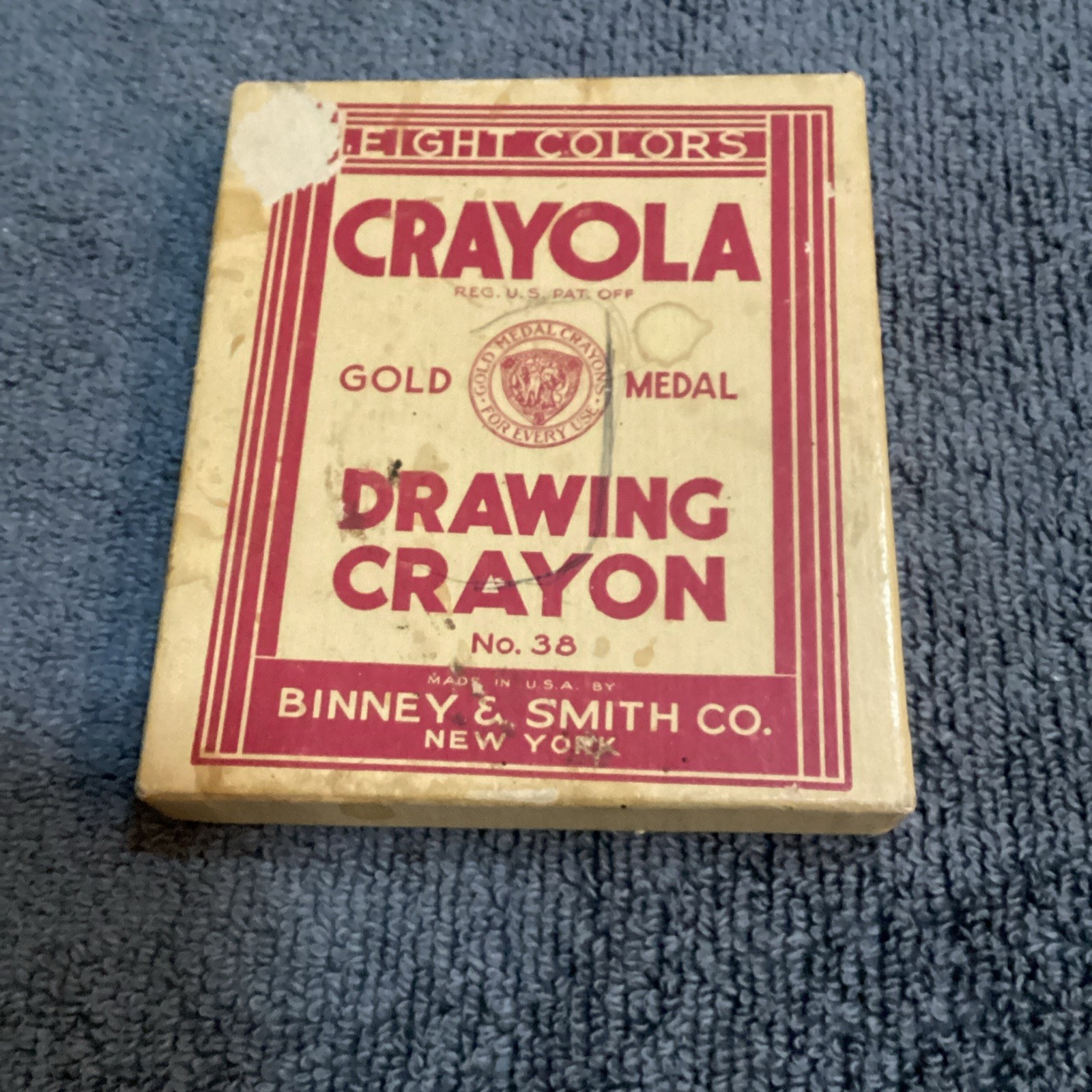 Vtg Binney & Smith Crayola No 38 Drawing Crayons in Box c 1940s