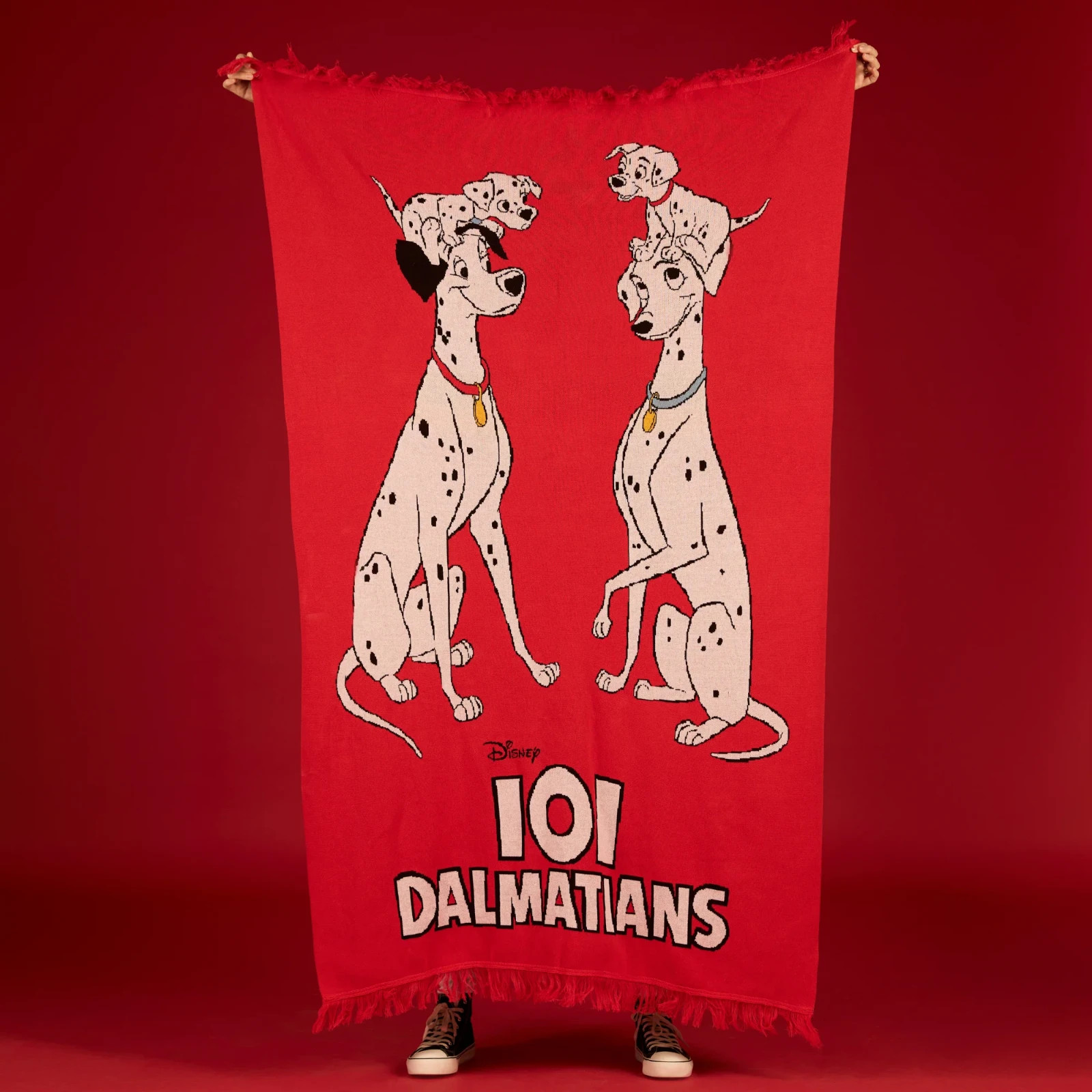 Cakeworthy Disney 101 Dalmatians Puppies Woven Knit Throw Blanket Red NEW