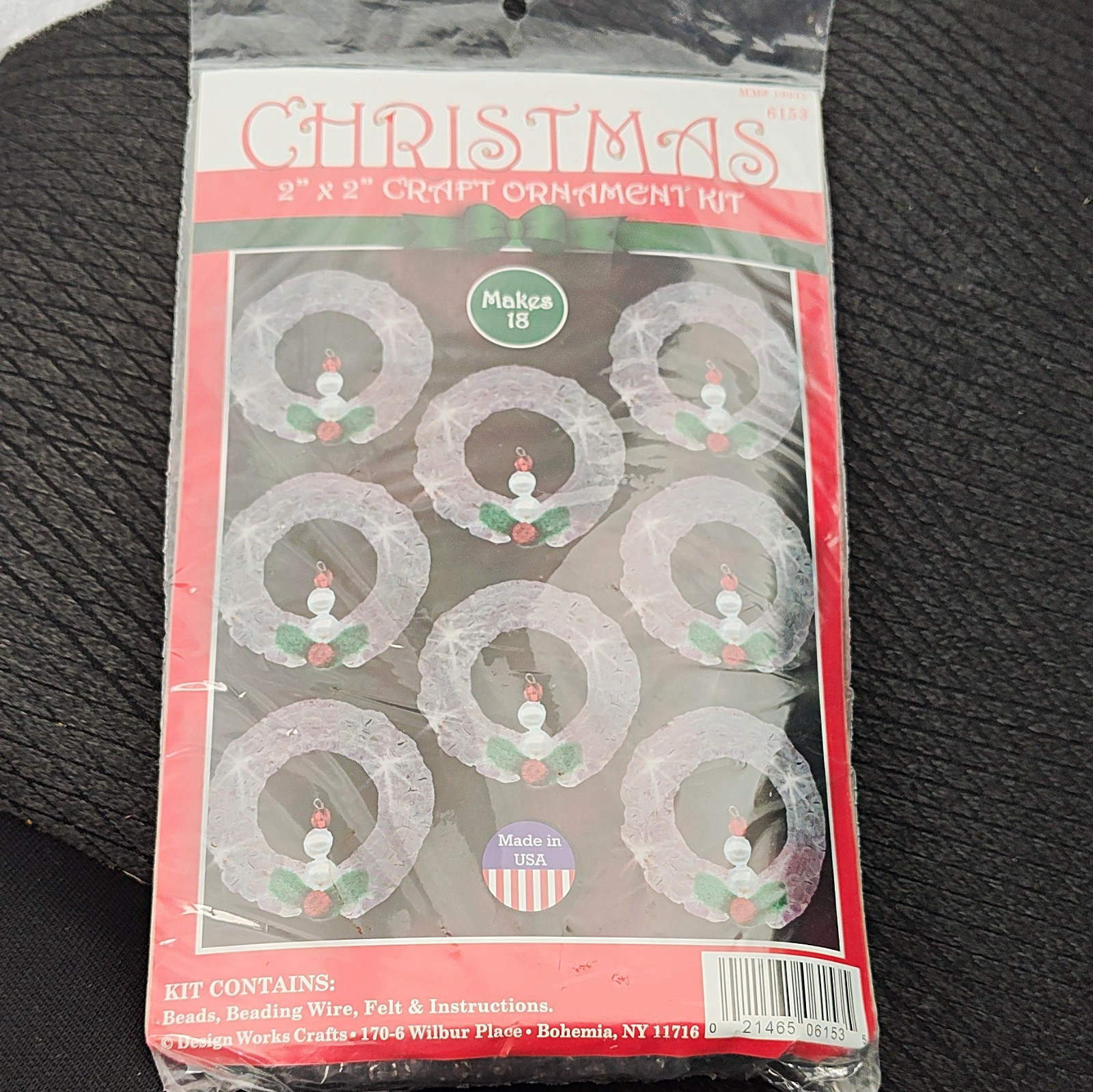 Design Works Crafts Christmas Beaded Wreath Ornament Kit 18ct 2x2 MPN 6153