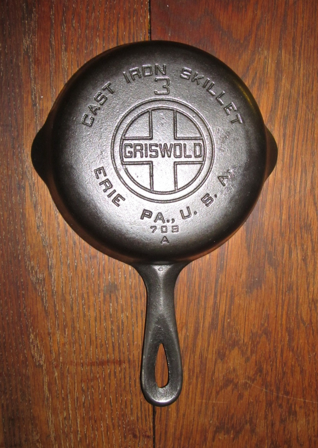 VTG. GRISWOLD #3 CAST IRON SKILLET EGG FRY PAN 709A LARGE BLOCK LOGO \