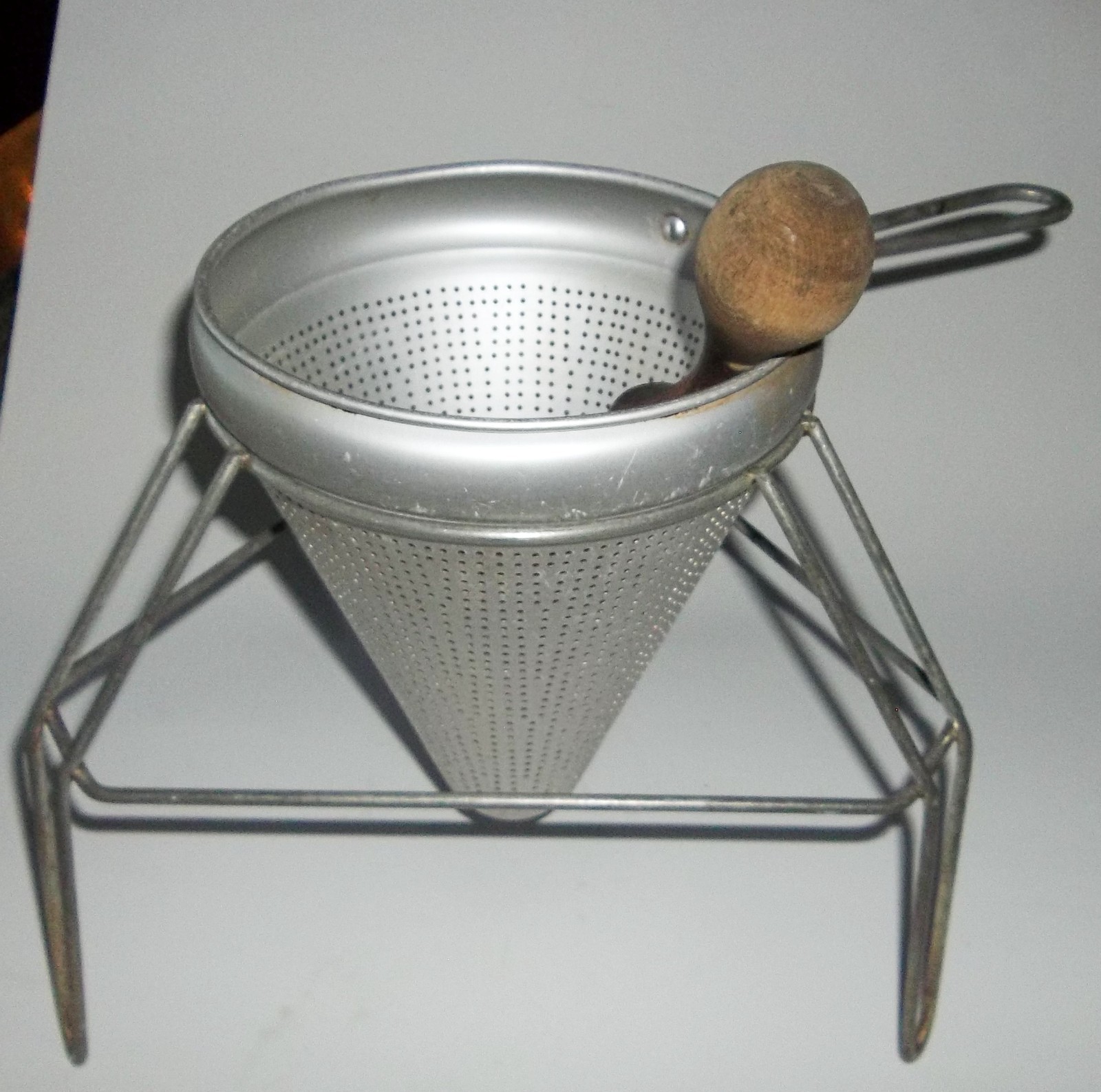 Vintage Aluminum Colander Strainer With Stand & Wood Masher