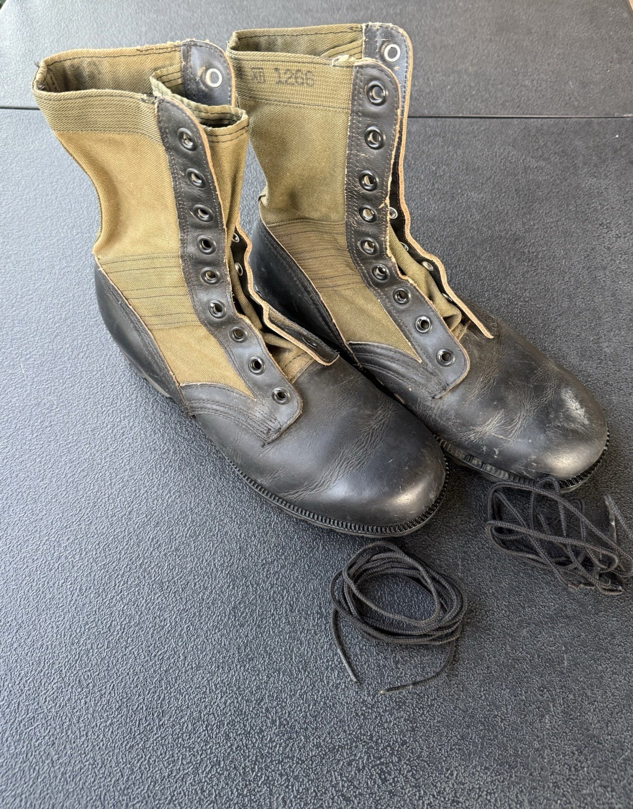 VINTAGE 1966 US ARMY VIETNAM WAR ERA BATA JUNGLE BOOTS - SIZE 8W Vibram Early