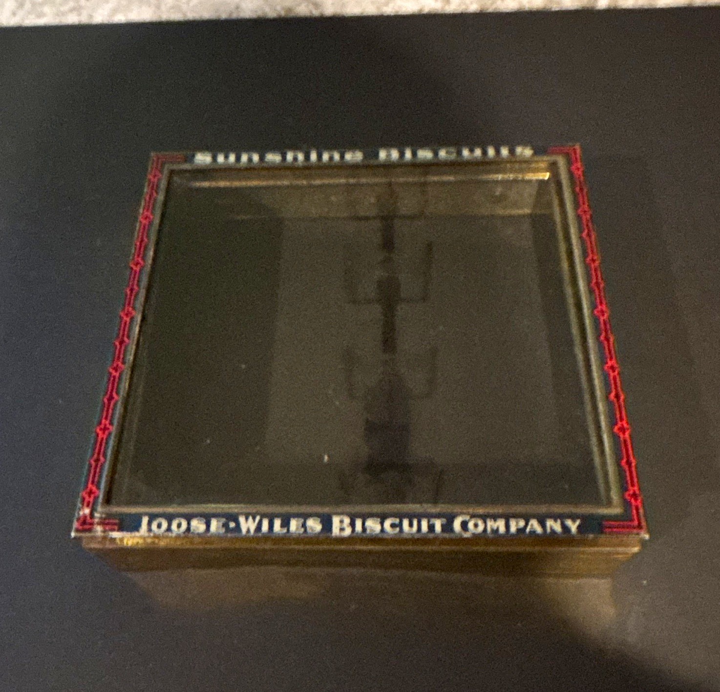 Vintage Loose Wiles Biscuit Co Glass Top Counter Display Tin Sunshine Biscuits