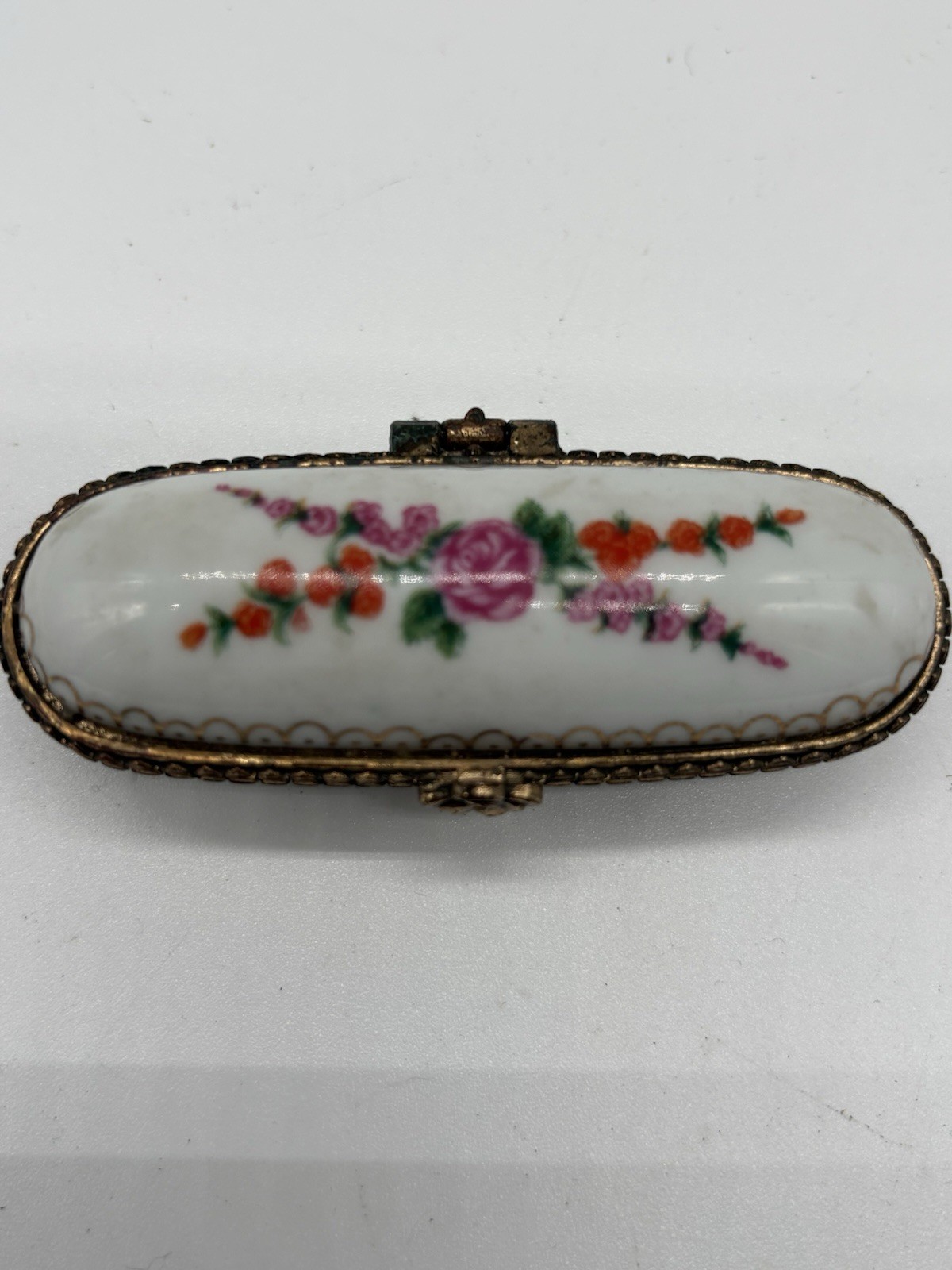 VINTAGE DEL PRADO PORCELAIN FLORAL TRINKET BOX HAND FINISHED