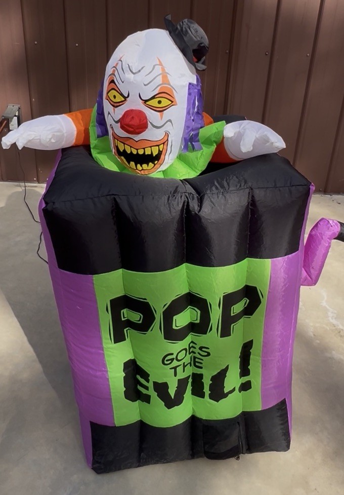 Gemmy Scary Clown “POP GOES THE EVIL” With Creepy Music Inflatable Halloween HTF