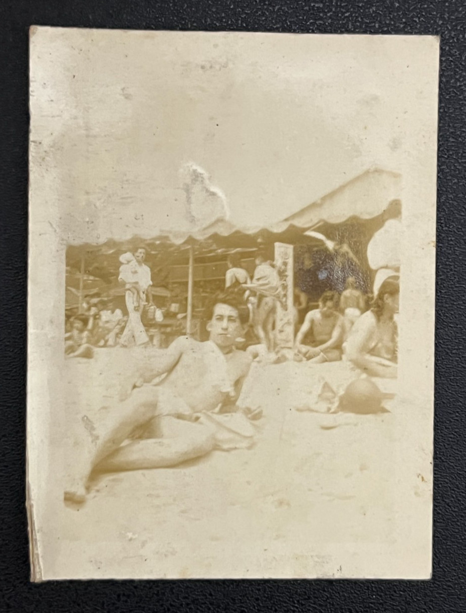1940-50s Vintage Photo Japanese young men swimming, 22259