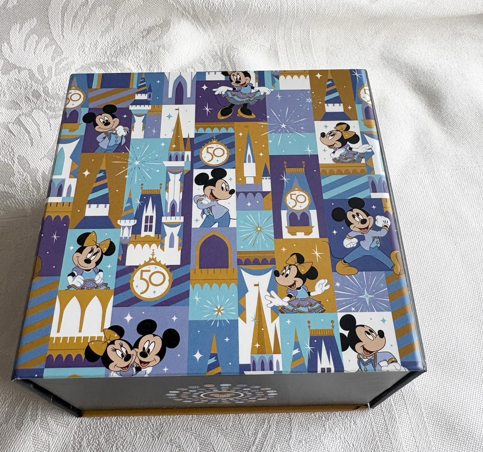 DISNEY PARKS 2021 DOONEY & BOURKE 50TH ANNIVERSARY MAGIC BAND, NEW, UNLINKED