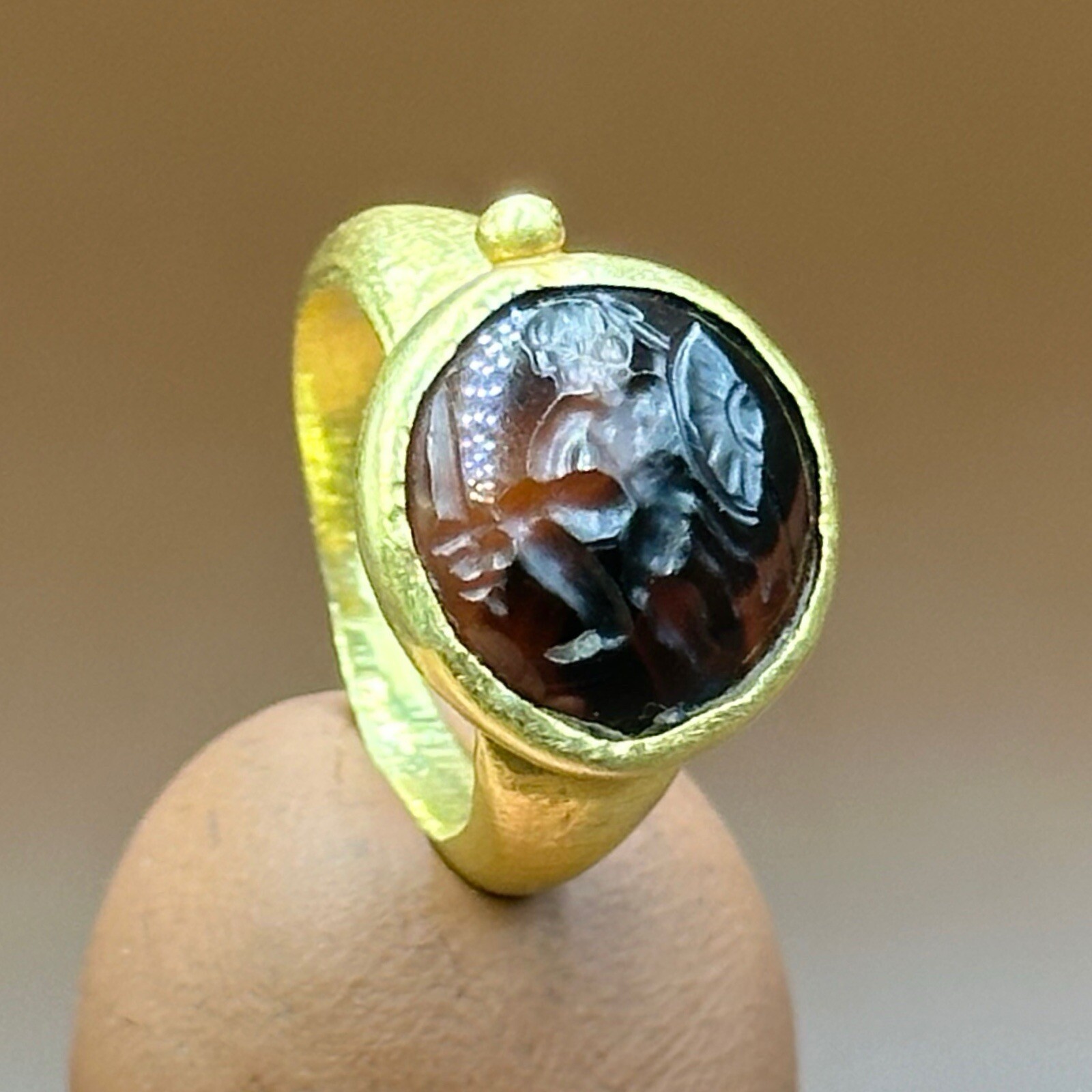 Genuine Ancient Roman Old 18k Karat gold ring Man With Sword And Shield intaglio