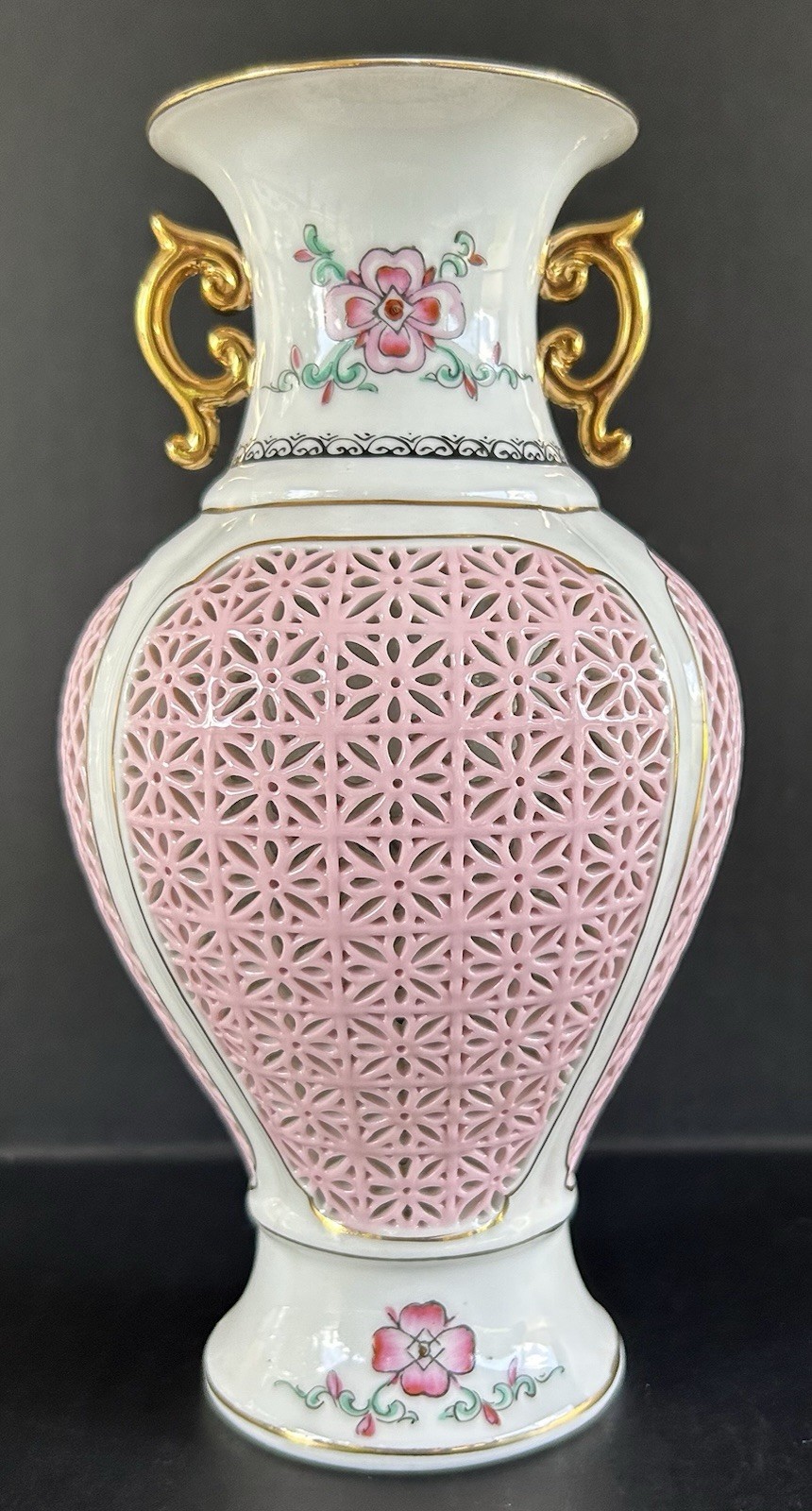 Vintage Chinese Reticulated Porcelain Vase 8