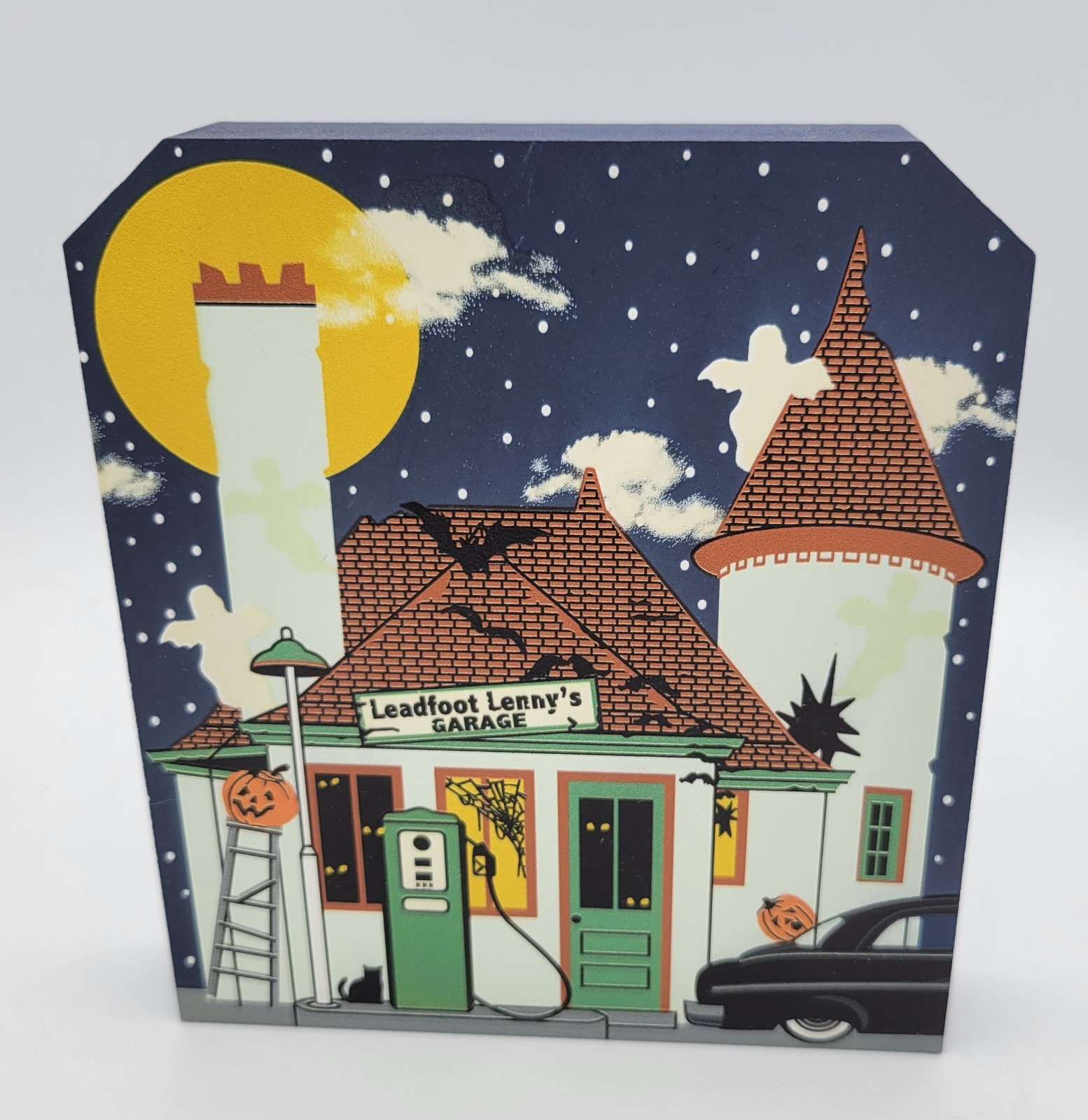 2015 The Cat\'s Meow Halloween Village Leadfoot Lenny\'s Garage - EVC