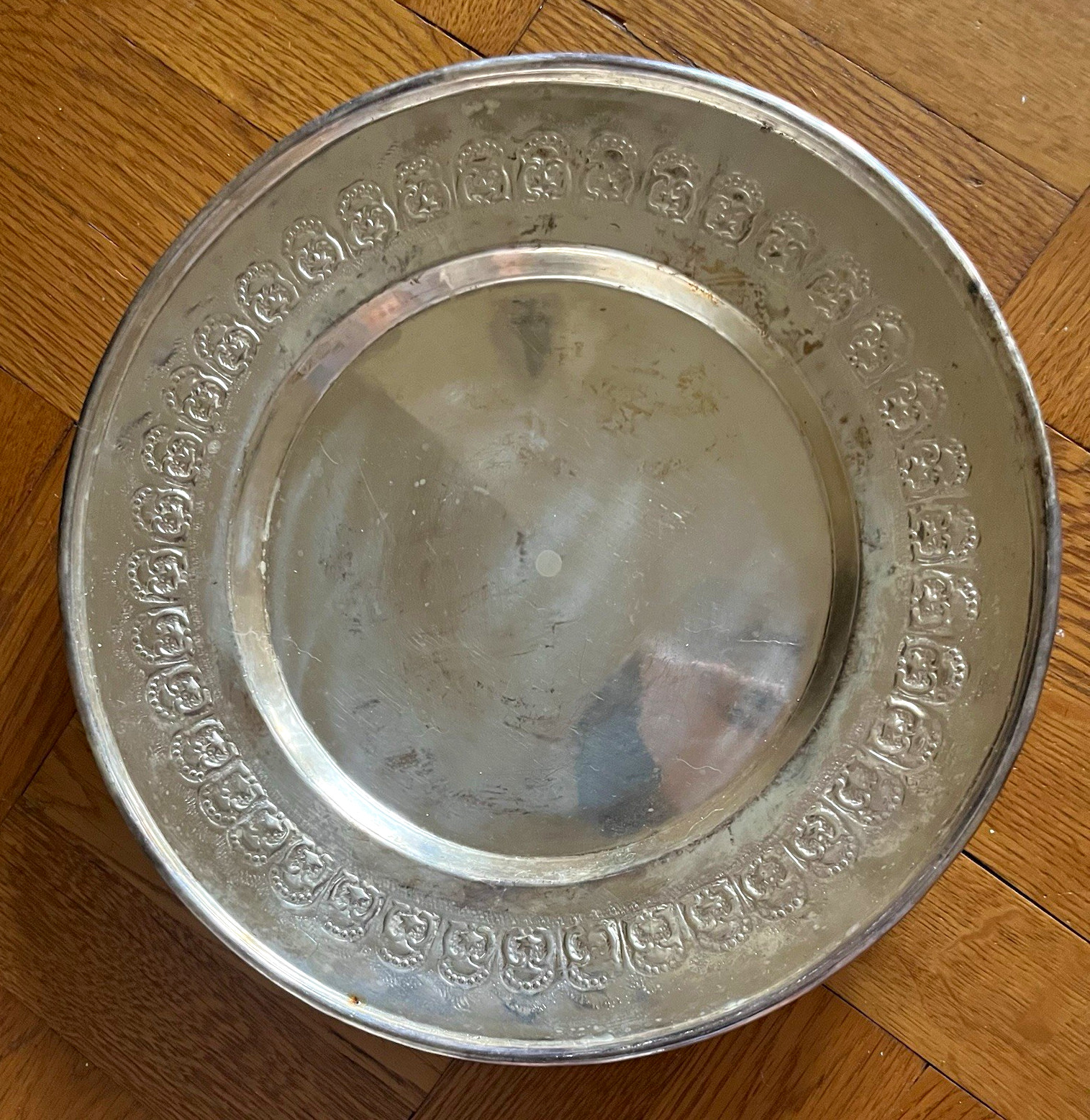 Lovely 12” Silverplate Serving Tray/Charger/ Platter w Decorative Rim