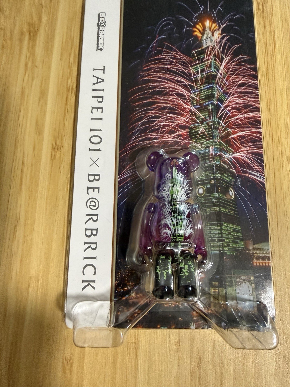 New in box Medicom Bearbrick Taipei 101 Be@rbrick Taiwan Exclusive 3” , 7cm tall