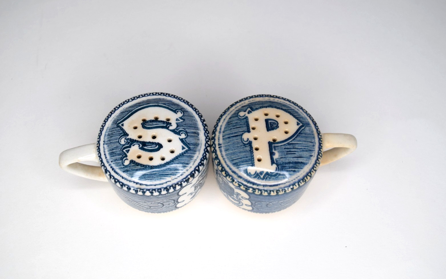 Vtg Royal China Currier Ives Salt & Pepper Shakers Blue & White Carriage Horses