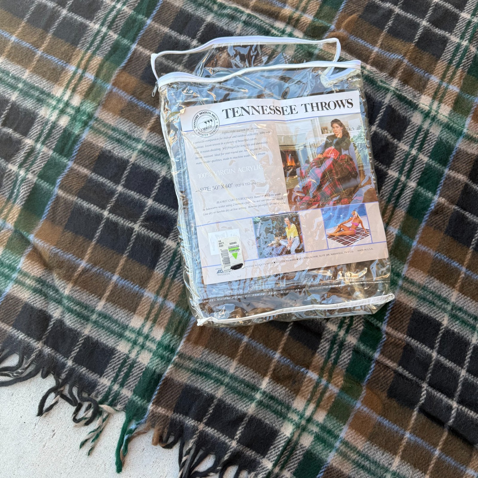 Vtg Tennessee Woolen Mills Throw In A Bag Plaid Tartan Stadium Blanket 51x52 USA