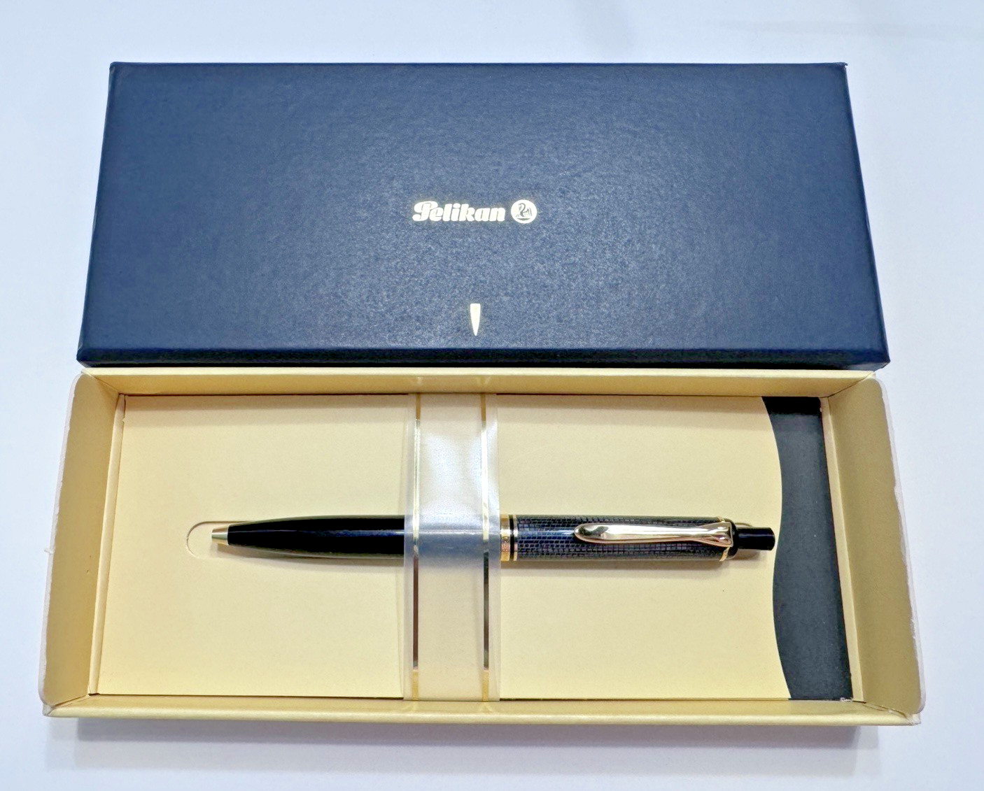 Ultra Rare Pelikan K200 Snakeskin Ballpoint Pen Mid 1990s Snakeskin and Black
