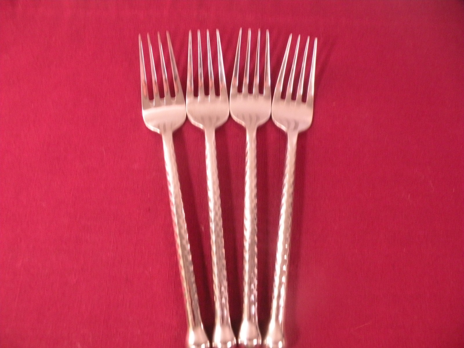 Set Of 4 Gibson Keaton II Salad Forks Silver Hammered Stainless Steel 7 1/8