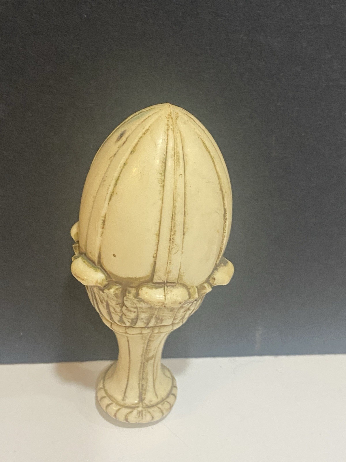 Vintage Acorn Acanthus Leaf Resin Lamp Finial Topper