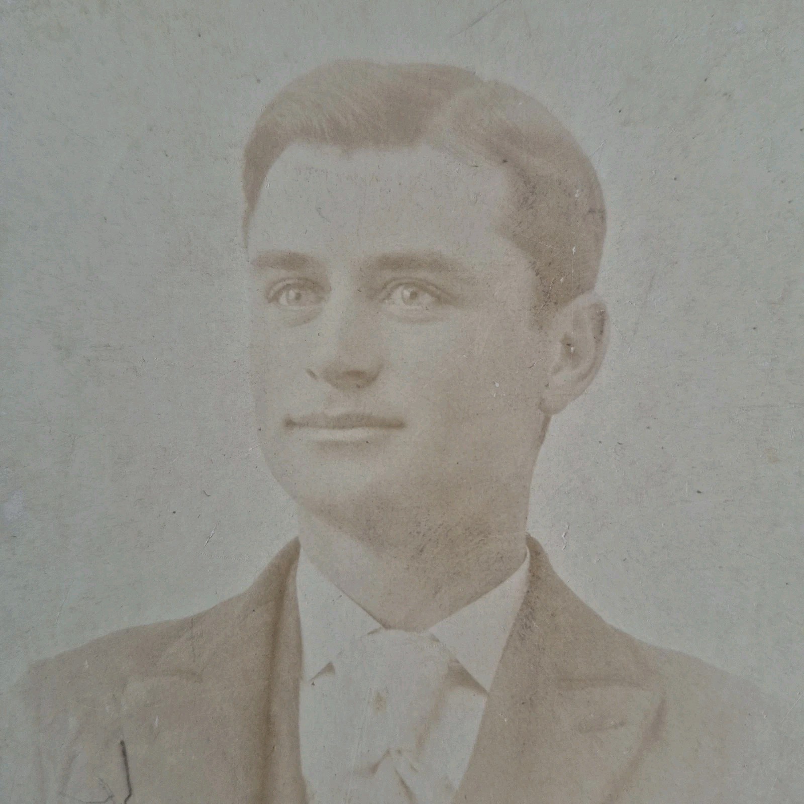 Antique Photo Cabinet Card Handsome Young Man Buchnell Illinois c. 1897-1905