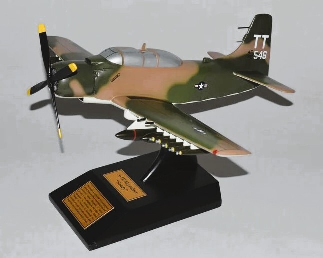 USAF Douglas A1-E Skyraider Sandy TT 546 Desk Top Display Model 1/33 SC Airplane